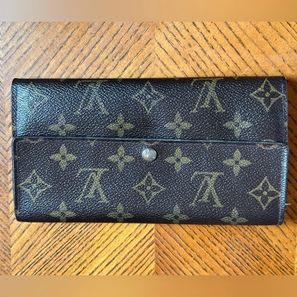 Louis Vuitton Bifold Wallet CT1038